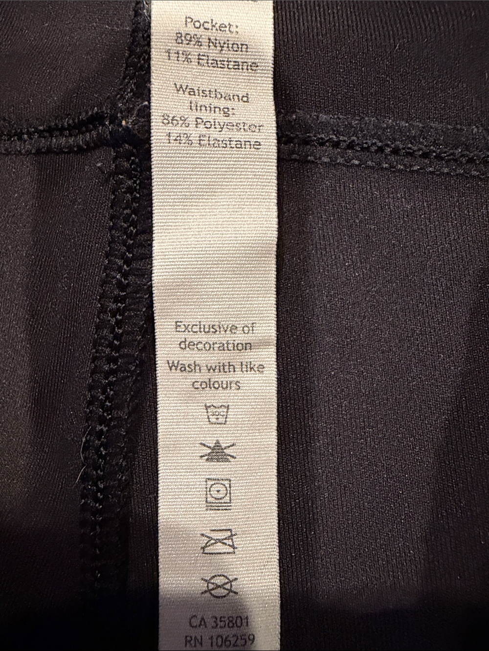 Lululemon On The Fly Shorts Black 2.5”  2 side pockets Size 10 in EUC - Picture 5 of 12